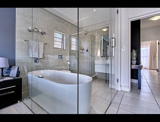2 BEDROOM APARTMENT FOR SALE IN THE POLOFIELDS